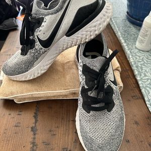 Nike Epic Flyknit size 10